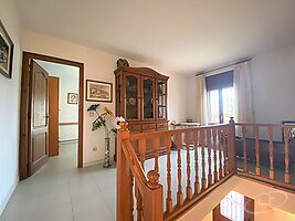 HOUSE FOR SALE IN MONT-RAS WITH LARGE GARDEN AND SWIMMING POOL
