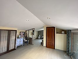 CASA CON JARDÍN Y PISCINA EN MONT-RAS