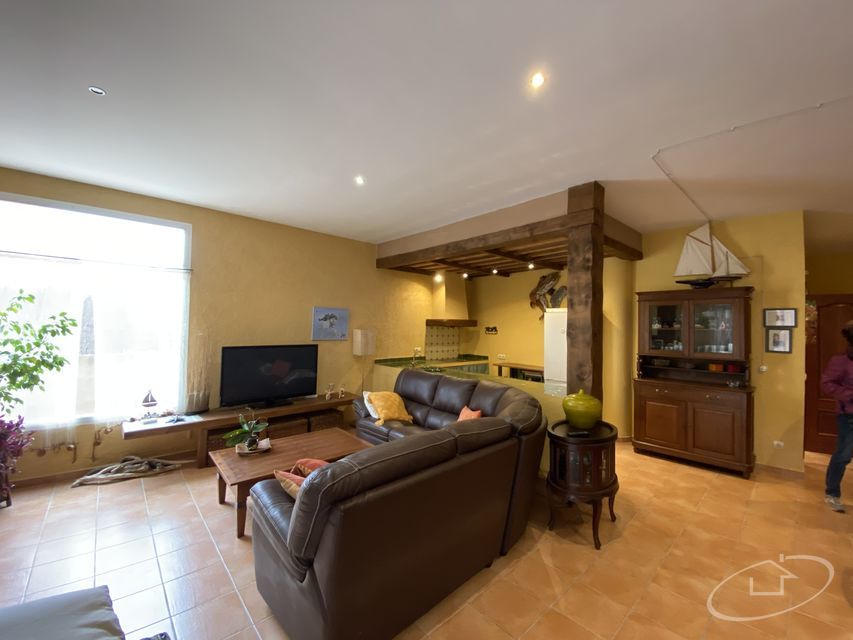 CASA CON JARDÍN Y PISCINA EN MONT-RAS