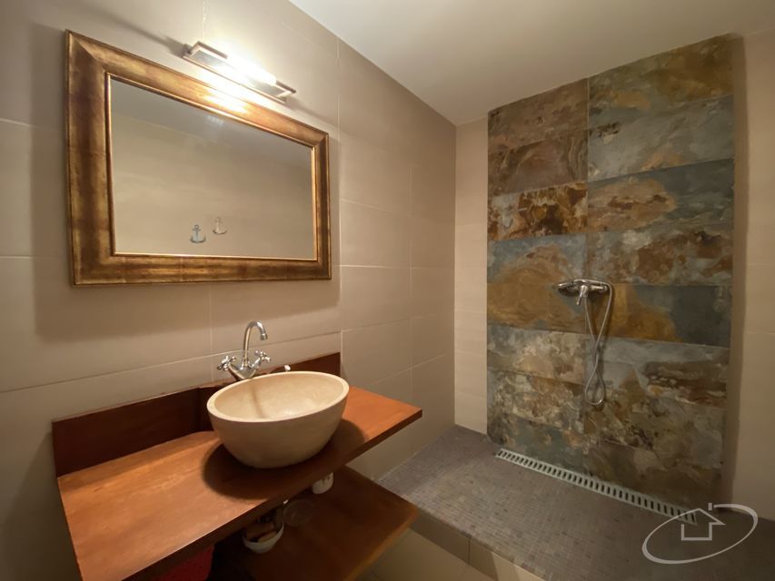 CASA CON JARDÍN Y PISCINA EN MONT-RAS