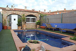 CASA AMB PISCINA A LA ZONA DEL BRUGUEROL