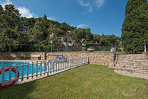Espectacular finca situada en la ladera de Aiguablava (Begur), con todas las estancias orientadas al sur, y con impresionantes vistas al mar y a la ba