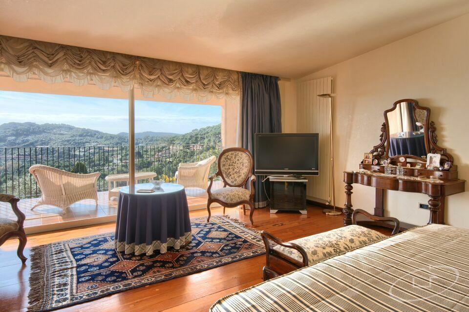 Espectacular finca situada en la ladera de Aiguablava (Begur), con todas las estancias orientadas al sur, y con impresionantes vistas al mar y a la ba