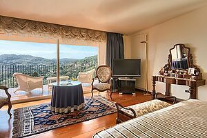 Espectacular finca situada en la ladera de Aiguablava (Begur), con todas las estancias orientadas al sur, y con impresionantes vistas al mar y a la ba