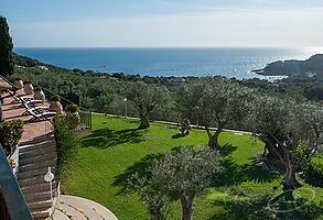 Espectacular finca situada en la ladera de Aiguablava (Begur), con todas las estancias orientadas al sur, y con impresionantes vistas al mar y a la ba