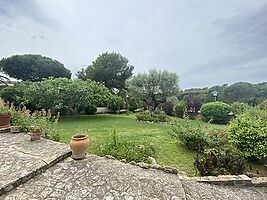 Maison individuelle avec grand terrain et piscine à Calella de Palafrugell.