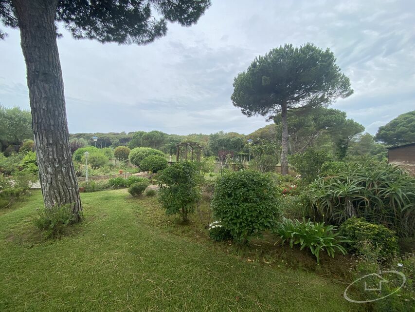 Maison individuelle avec grand terrain et piscine à Calella de Palafrugell.