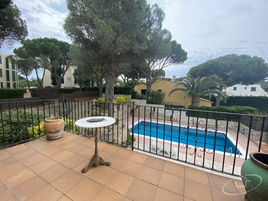 Maison individuelle avec grand terrain et piscine à Calella de Palafrugell.