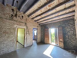 MAISON DANS LE BAIX EMPORDÀ PER A REHABILITER AU TOR