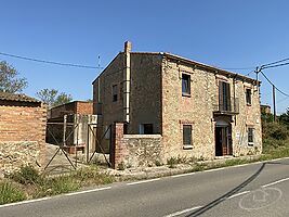 MAISON DANS LE BAIX EMPORDÀ PER A REHABILITER AU TOR