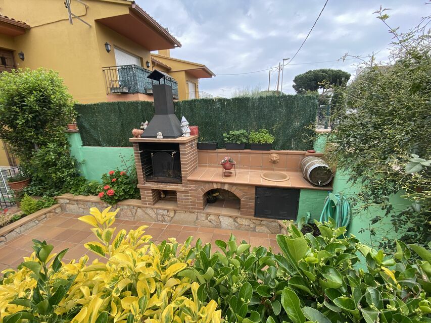 SEMI-DETACHED HOUSE IN A QUIET AND WELL-CONNECTED AREA OF PALAFRUGELL