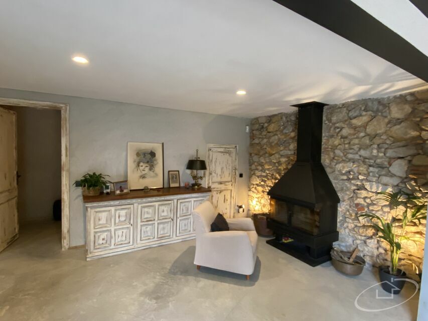 Magnifique ferme à Esclanya, proche de tous les services et entourée par la nature.