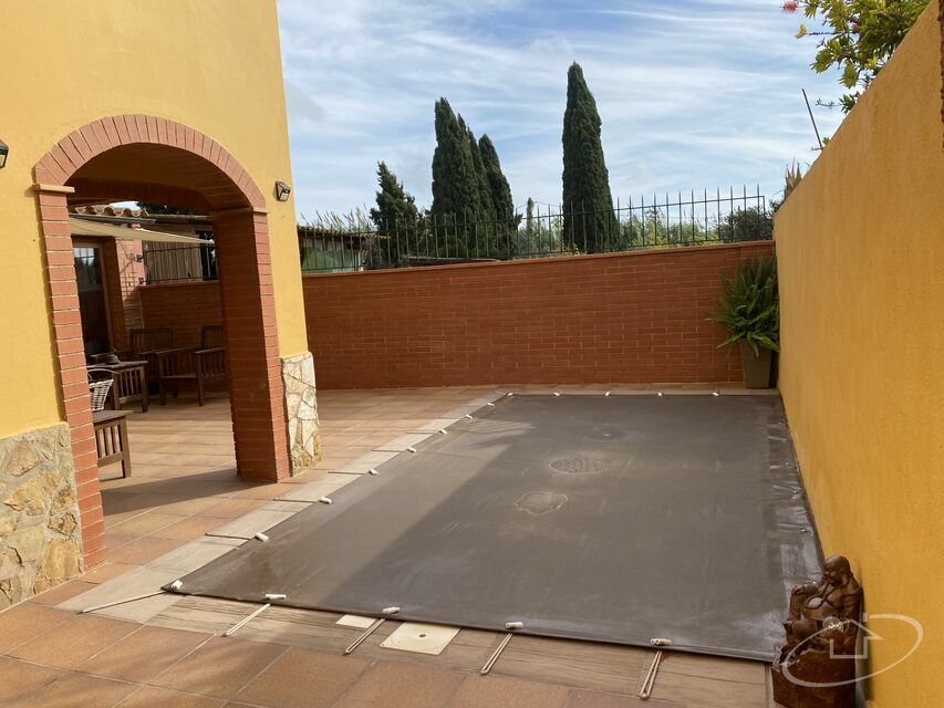 Detached house with patio and swimming pool in Palafrugell