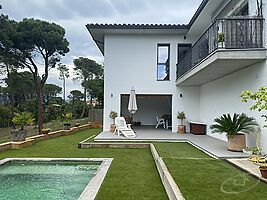 Exclusiva. Casa unifamiliar situada a la urbanización del Mas Trempat. Santa Cristina d'Aro